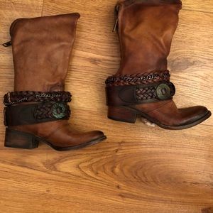 NWT Freebird by Steven Breck women's 6 Boots